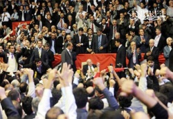 ملف:الهتاف المتواصل لأربكان.jpg