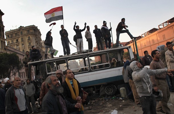 ملف:إحتدام الثورة (500).jpg