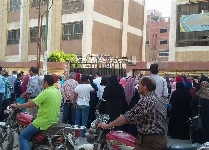 ملف:امتحانات الثانوية في أيدي الغشاشين قبل الطلاب.jpg