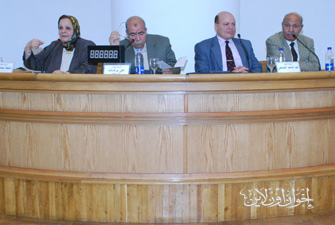 منصة المتحدثين2.jpg