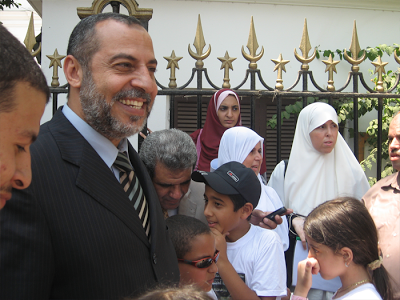 ملف:وفد من أسر الإصلاحيين الإخوان يتوجه إلي مجلس الشعب 6.png