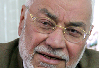 أ عاكف يحضر عقد قران كريمة د. أحمد عبد الرحمن.jpg