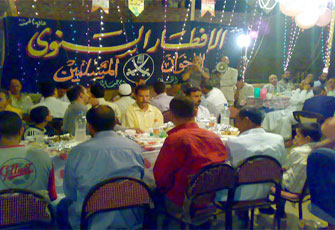 افطار اخوان اولاد صقر.jpg