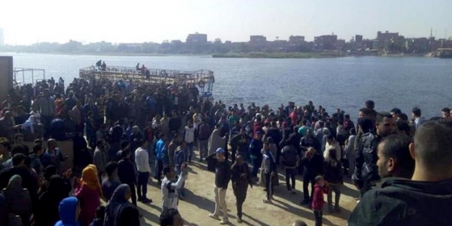 ملف:مدرعات السيسى تحا.jpg