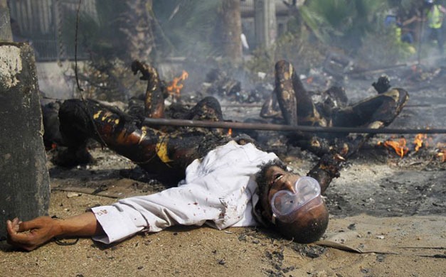 ملف:تقدم 91 شهيدًا في مذبحة.jpg