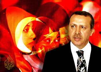 ملف:اردوغان والعلم.jpg