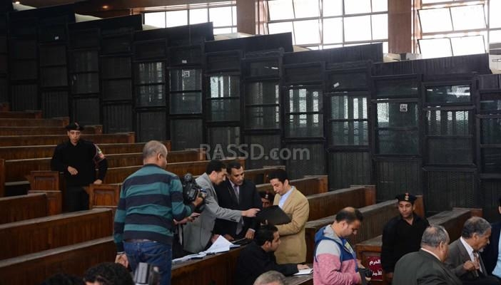 ملف:من جلسة محاكمة غرفة عمليات رابعة.jpg