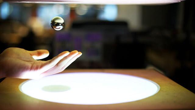 ملف:عبقرية الإلحا.jpg