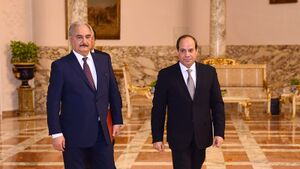 السيسي يدعو حفتر.jpg