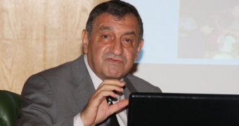 د.عصام شرف المكلف بتشكيل الحكومة الجديدة.jpg