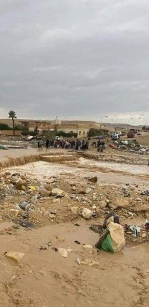 ملف:مفقودا في جرف.jpg