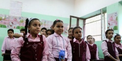الدفع أو الطرد.. حصار أولياء الأمور.jpg