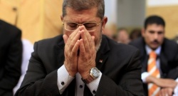 الرئيس مرسي يتعرض لتصفية جسدية.jpg