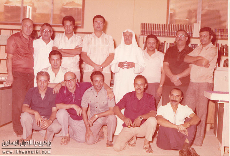 ملف:فريد-عبدالخالق-والعاملين.jpg
