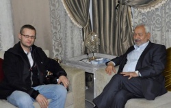 الإسلاميون في ظل ديمقراطية هشة.jpg