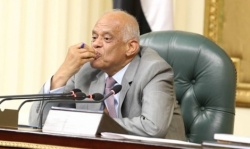 قبلة عبدالعال.jpg