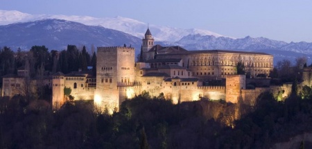 رائحة الدموع والياسمين.jpg