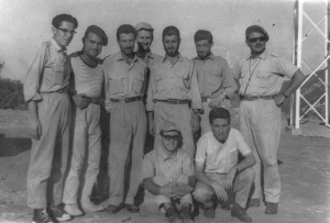 فايز إيعالي، الأيوبي، ابراهيم مصري، محمد علي ضناوي، عبد الفتاح زيادة، يحيى عيد، رشيد ميقاتي، توفيق خزام، مخيم رأس الشقعة، 23-8-1959.jpg