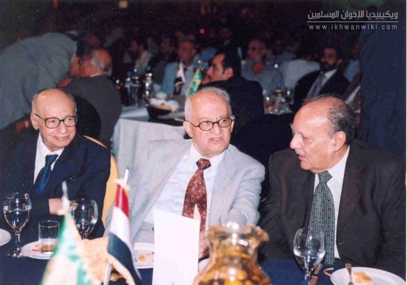 ملف:الدكتور-طارق-البشرى-ومحمود-جامع-والأستاذ-محمد-فريد-عبد-الخال.png