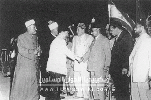 د.سعيد-رمضان-مع-المستشار-حسن-الهضيبي-ود.مصكفي-السباعي-وأبو-رقيق.gif