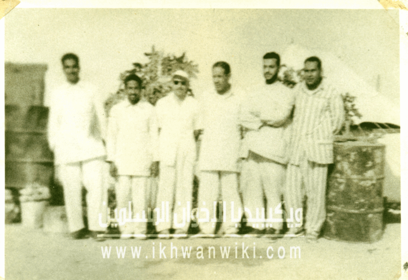 ملف:المستشار-صالح-أبو-رقيق-عام-1948م-بسجن-الطور.gif