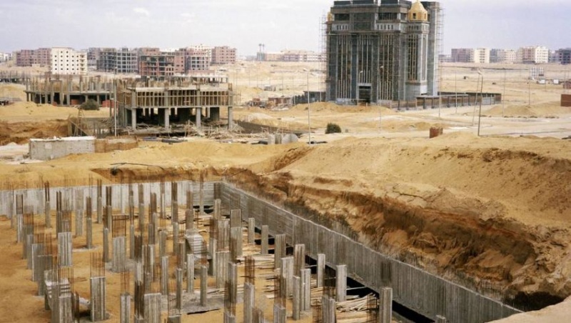 ملف:في طريقه لانهيار كبير.jpg